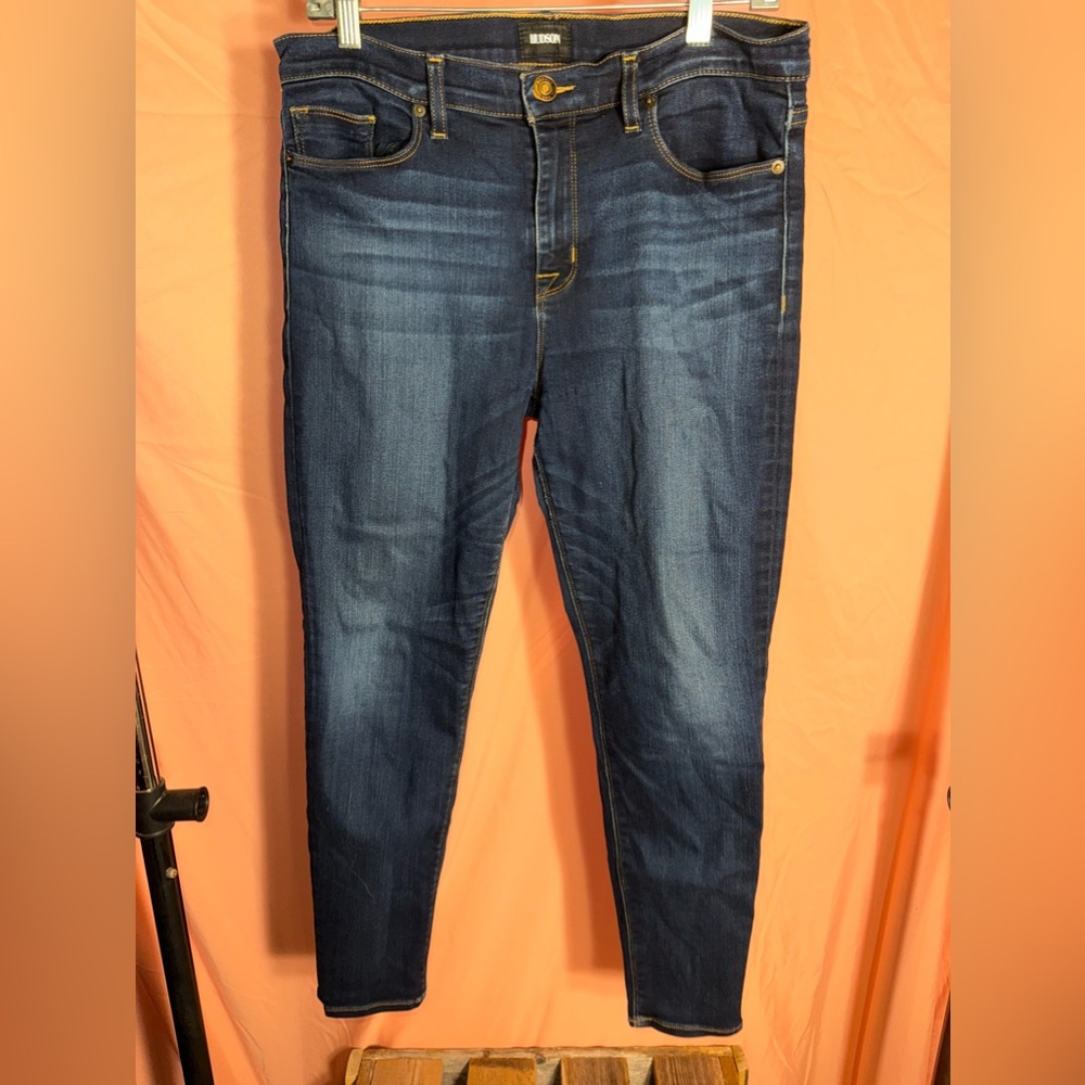 Hudson size 32